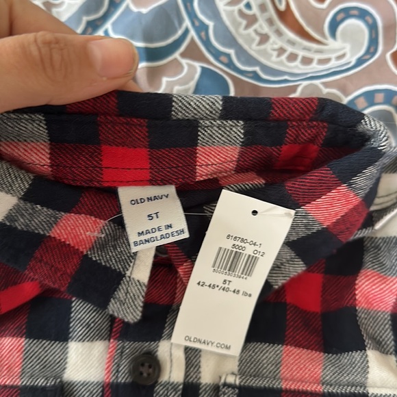 Old navy New with tags just opened size 5t plaid flannel! - Picture 3 of 5
